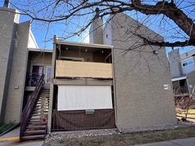 5300 E Cherry Creek South Dr, Unit 1221 in Denver, CO - Building Photo