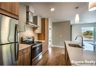 203 Concord Tpke in Cambridge, MA - Foto de edificio - Building Photo