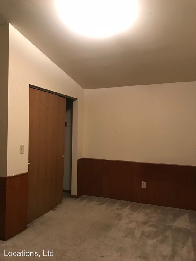 1522 Indianola Ave in Columbus, OH - Building Photo - Building Photo