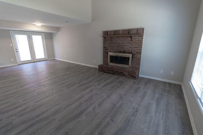 1923 Mirtle Grove Ct in Columbia, MO - Building Photo - Building Photo