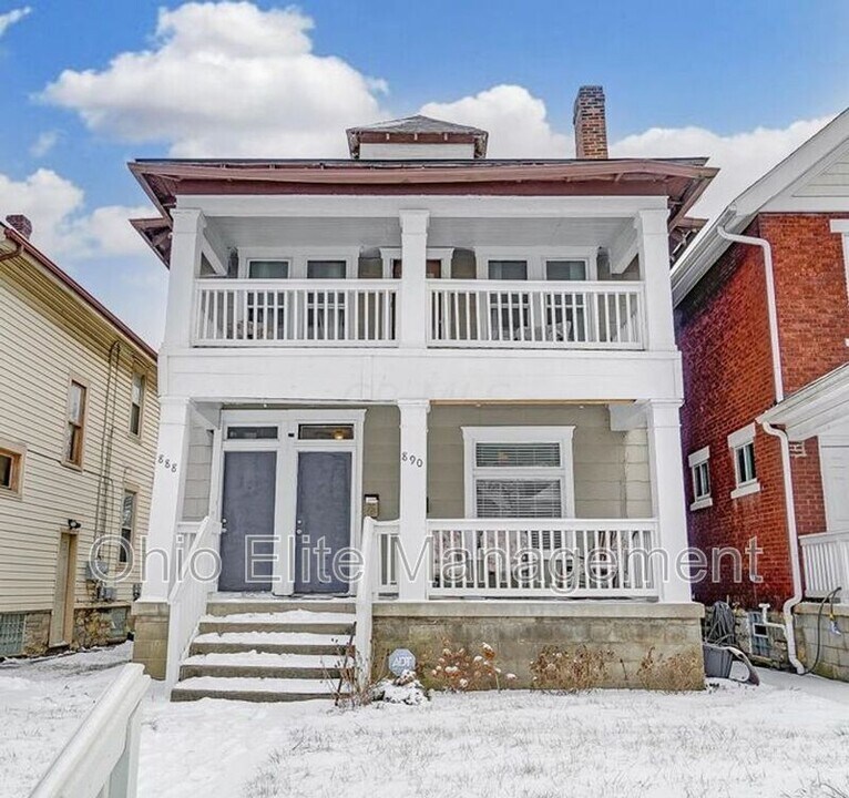 888 Studer Ave in Columbus, OH - Building Photo