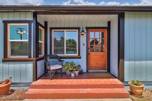 59 E Lewis St in Ventura, CA - Building Photo