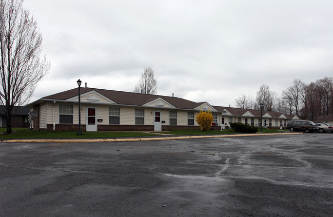 Cedar Meadows in Kent, OH - Building Photo - Building Photo