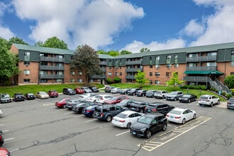 Pebblebrook Apartments in New Britain, CT - Building Photo - Building Photo