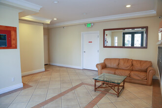 Rexford Apartments in Los Angeles, CA - Building Photo - Building Photo