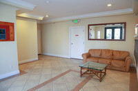 Rexford Apartments in Los Angeles, CA - Building Photo - Building Photo