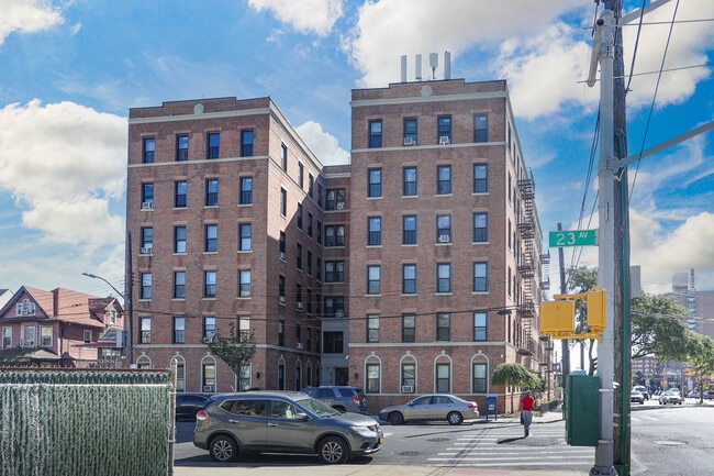 8835 23rd Ave in Brooklyn, NY - Foto de edificio - Building Photo