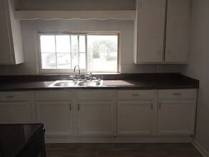 98 Camp Cir in Laurens, SC - Building Photo - Building Photo