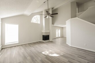9223 Bristlebrook Dr in Houston, TX - Building Photo - Building Photo