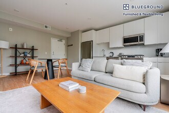 2210 Wisconsin Ave NW, Unit SI FL3-ID1126 in Washington, DC - Foto de edificio - Building Photo