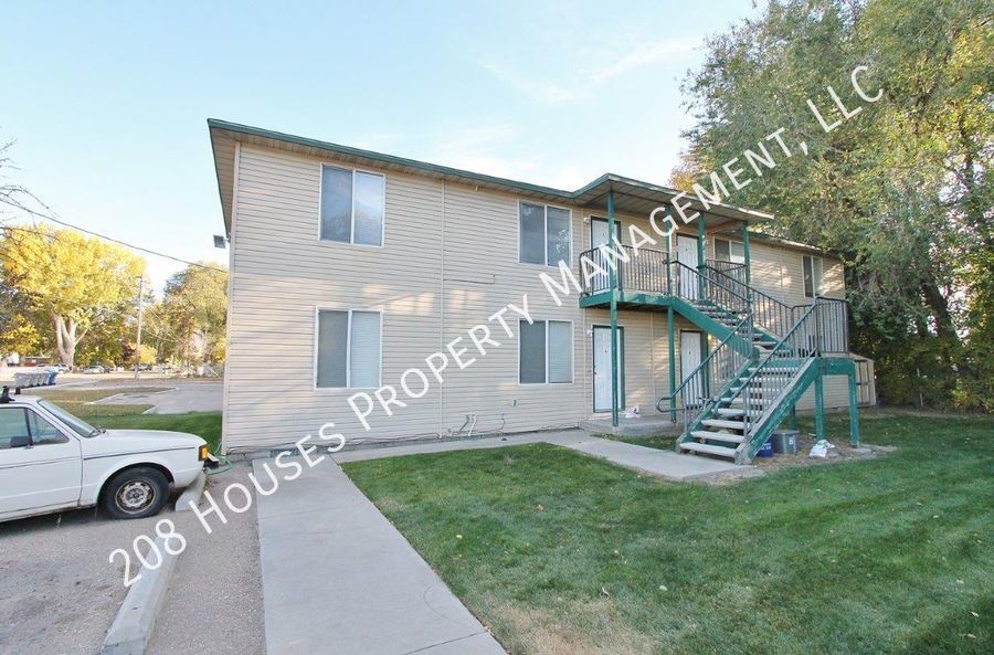 85 4th St N in Nampa, ID - Building Photo