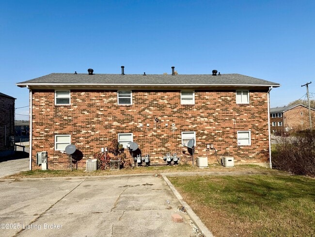 3216 Fordhaven Rd in Louisville, KY - Building Photo - Building Photo