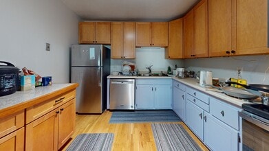 11 Cogswell Ave, Unit 11 in Cambridge, MA - Building Photo - Building Photo