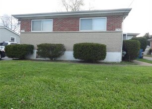 3767 Wright Ave in St. Ann, MO - Foto de edificio - Building Photo
