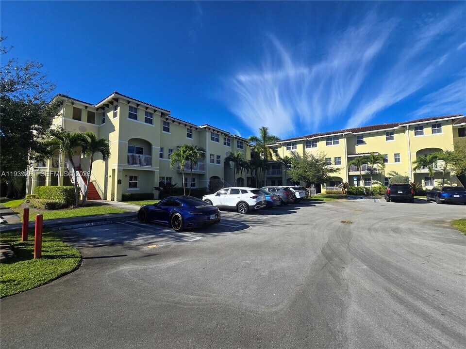 260 NW 109th Ave in Miami, FL - Foto de edificio