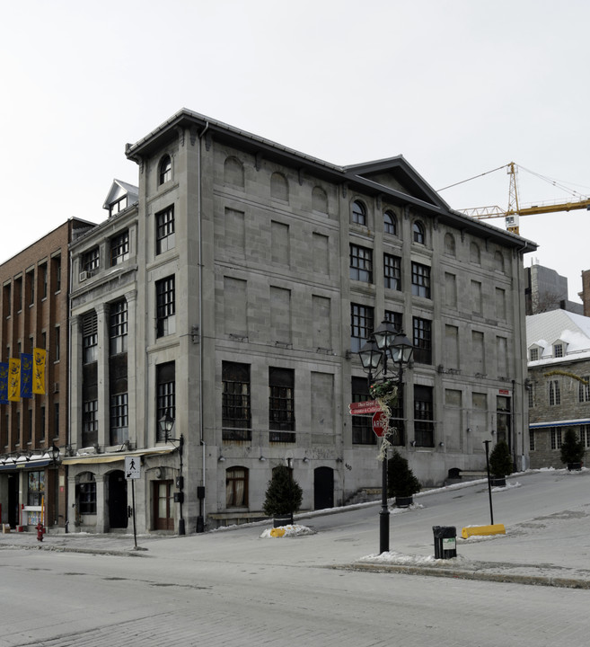 158 Saint-Paul E in Montréal, QC - Building Photo