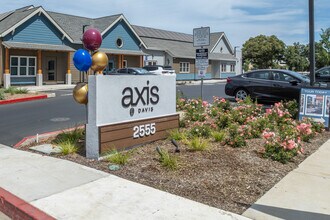 Axis at Davis in Davis, CA - Foto de edificio - Building Photo