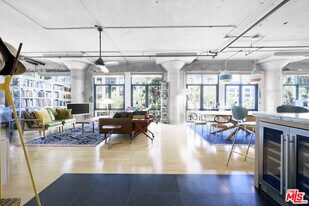 330 W 11th St in Los Angeles, CA - Building Photo