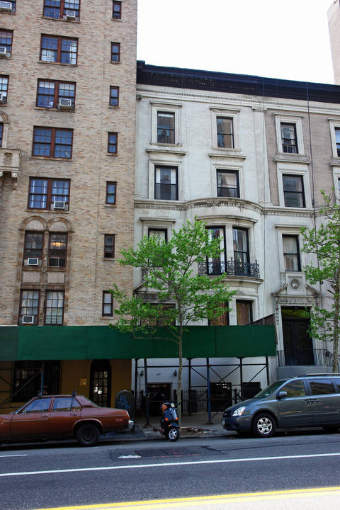 47 W 86th St in New York, NY - Building Photo