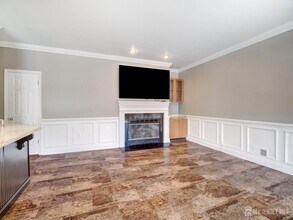 8 Mulberry Ct in Somerville, NJ - Building Photo - Building Photo