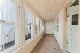503 W 5th Ave in Oshkosh, WI - Foto de edificio - Building Photo