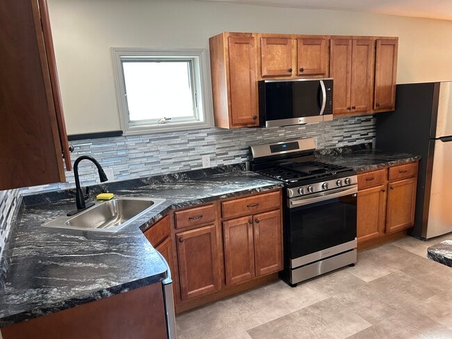 8575 Main St, Unit APT #1 in Williamsville, NY - Building Photo - Building Photo