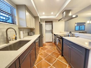 11863 Wimbledon Cir, Unit 417 in Wellington, FL - Foto de edificio - Building Photo