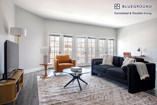 1620 S Bentley Ave in Los Angeles, CA - Building Photo