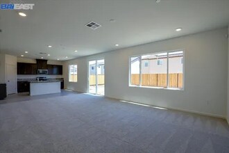 5329 Guenoc Valley Ln in Antioch, CA - Building Photo - Building Photo