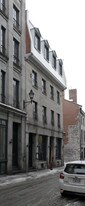 124 Saint-Paul O in Montréal, QC - Building Photo
