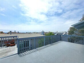 161 Monterey Blvd in Hermosa Beach, CA - Building Photo - Building Photo