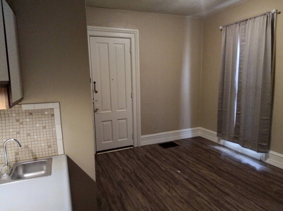 453 N Buckeye St, Unit B in Wooster, OH - Building Photo