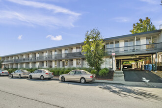 1775 Marco Polo Way in Burlingame, CA - Building Photo - Primary Photo