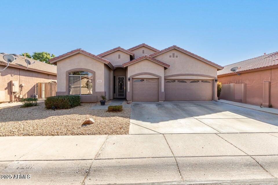 7231 W Sandra Terrace in Peoria, AZ - Foto de edificio