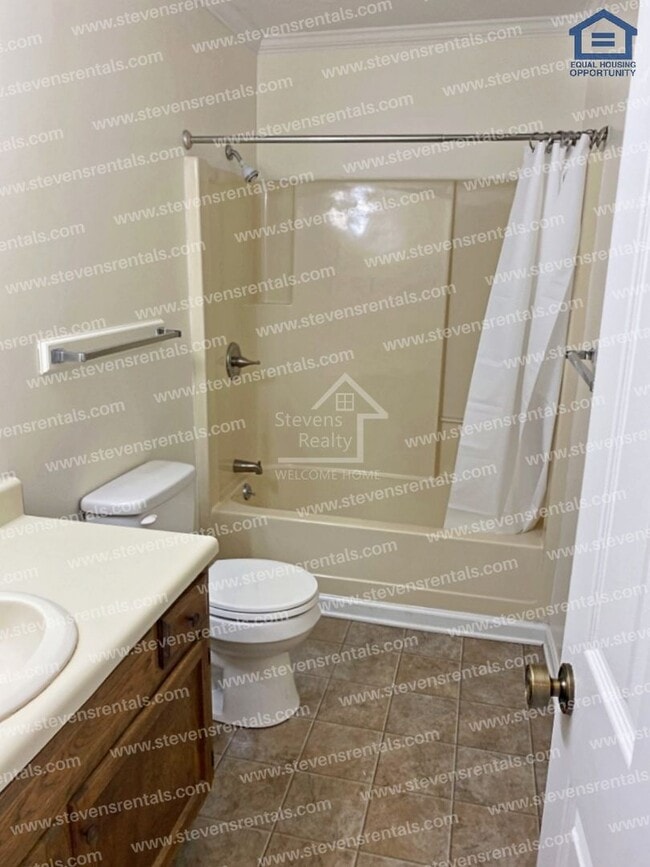 property at 419 Oriole Dr