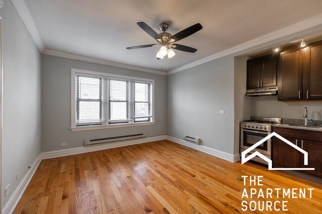 property at 4737 N Hermitage Ave