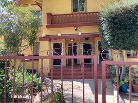 1015 3/4-929 W Kensington Rd in Los Angeles, CA - Building Photo