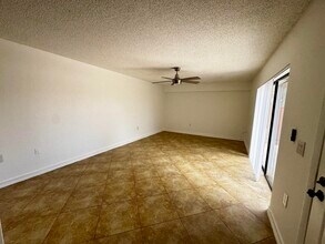 6006 60th Way in West Palm Beach, FL - Building Photo - Building Photo