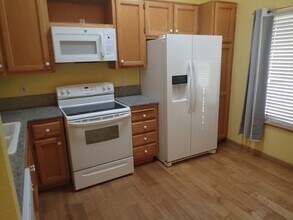 408 Christopher Ct in Ridgecrest, CA - Building Photo - Building Photo