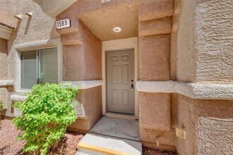 1589 Rusty Ridge Ln in Henderson, NV - Building Photo - Building Photo