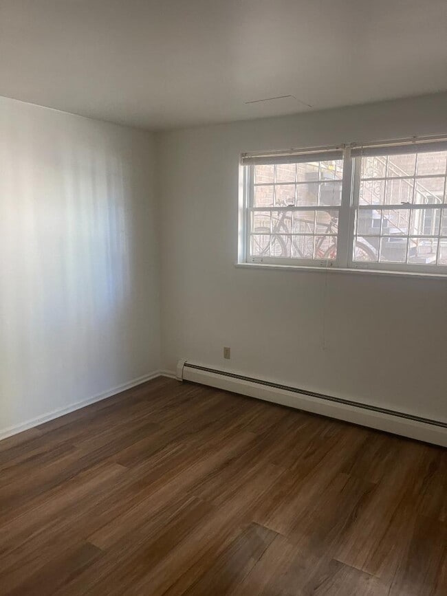 325 W High St in Oxford, OH - Building Photo - Building Photo