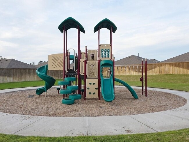 property at 40962 Seasoned Oak Ln