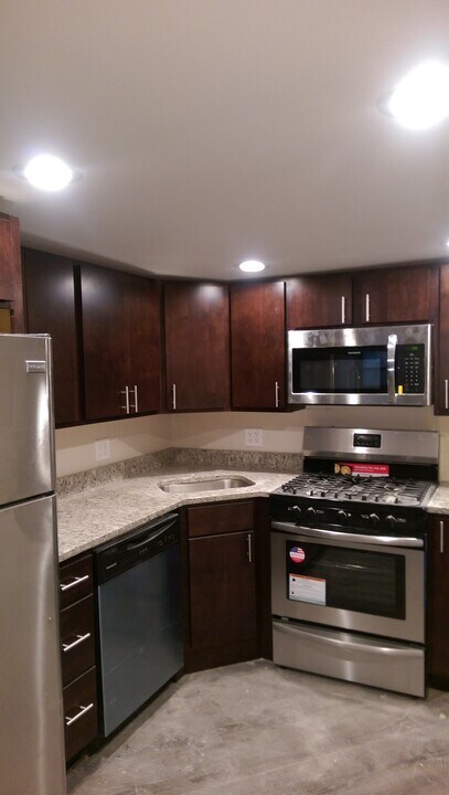 1634 W Roscoe St, Unit 2 in Chicago, IL - Building Photo