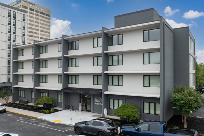 West 6th Apartments - ALL INCLUSIVE LIVING... in Chattanooga, TN - Foto de edificio - Building Photo