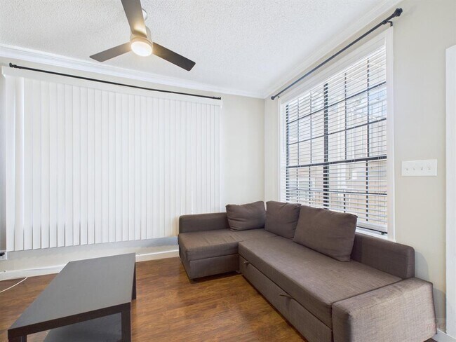 2300 Leon St in Austin, TX - Building Photo - Building Photo