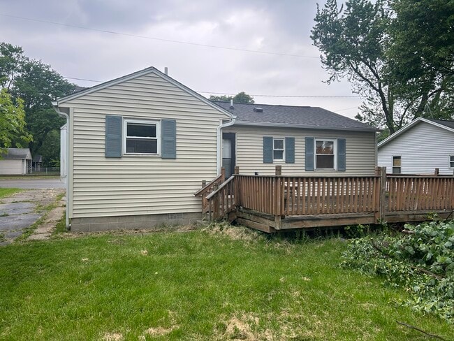 2138 N Center Rd in Burton, MI - Building Photo - Building Photo