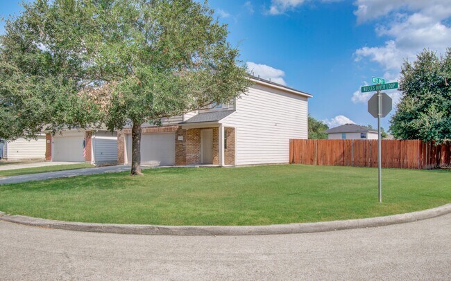 4239 Nueces River Loop in Spring, TX - Building Photo - Building Photo