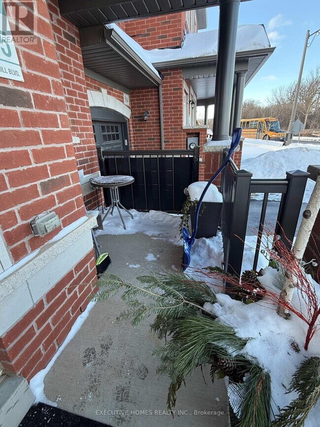 506 Threshing Mill Blvd. in Oakville, ON - Building Photo - Building Photo