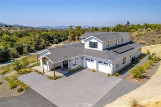 38721 Calle de Toros in Temecula, CA - Building Photo - Building Photo