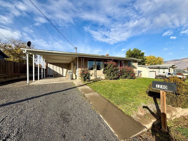 property at 1240 Boston St